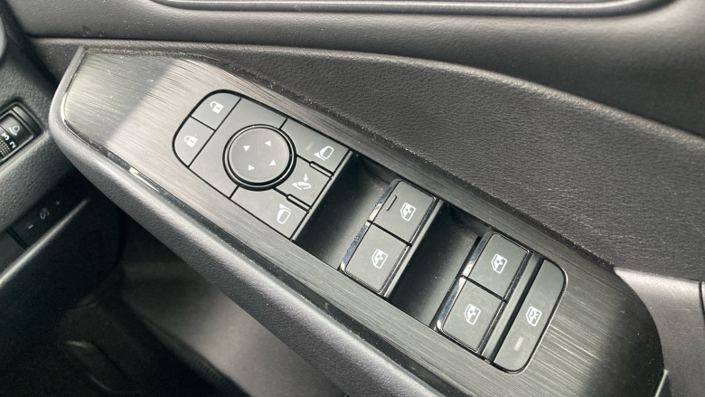 Nissan Qashqai 1.3 DiG-T MH Acenta Premium 5dr Petrol Hatchback